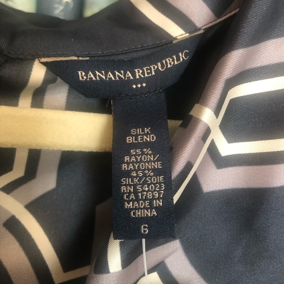 NWT Banana Republic dress. Size 6. Originally $99.99. Silk blend. - Picture 5 of 8